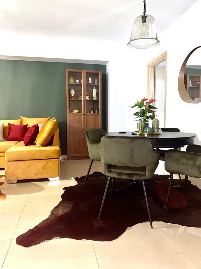 Little John Luxury Apartment Pireusz Kültér fotó