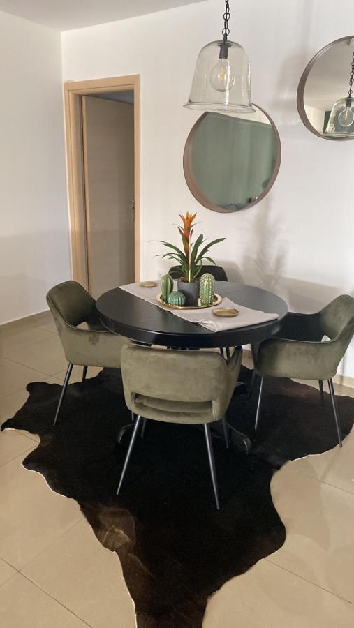 Little John Luxury Apartment Pireusz Kültér fotó