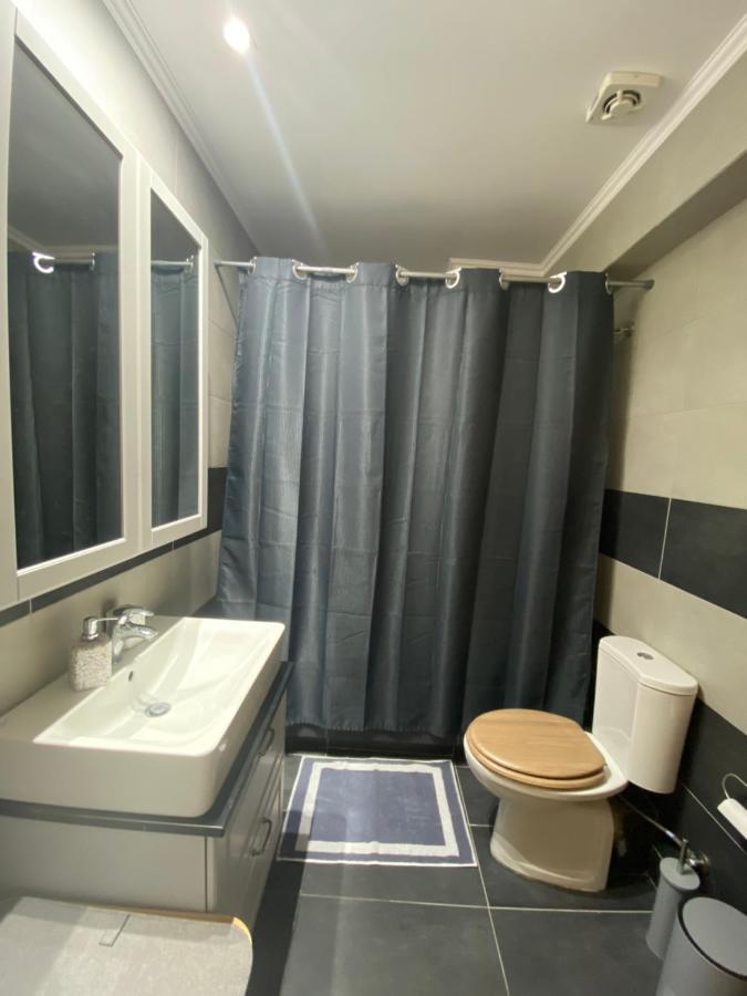 Little John Luxury Apartment Pireusz Kültér fotó
